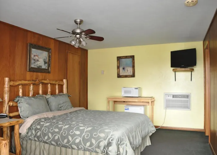 Long Holiday Motel